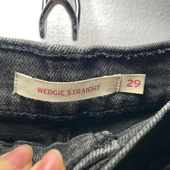 Levi's Wedgie Straight Jeans Black Gray Distressed Button Fly Women size 29 x 28 - Picture 3 of 14